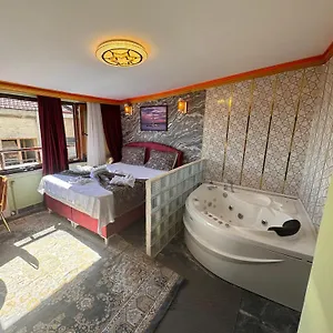 gur-royal-suit-aparts.istanbul-turkeyhotels.com/